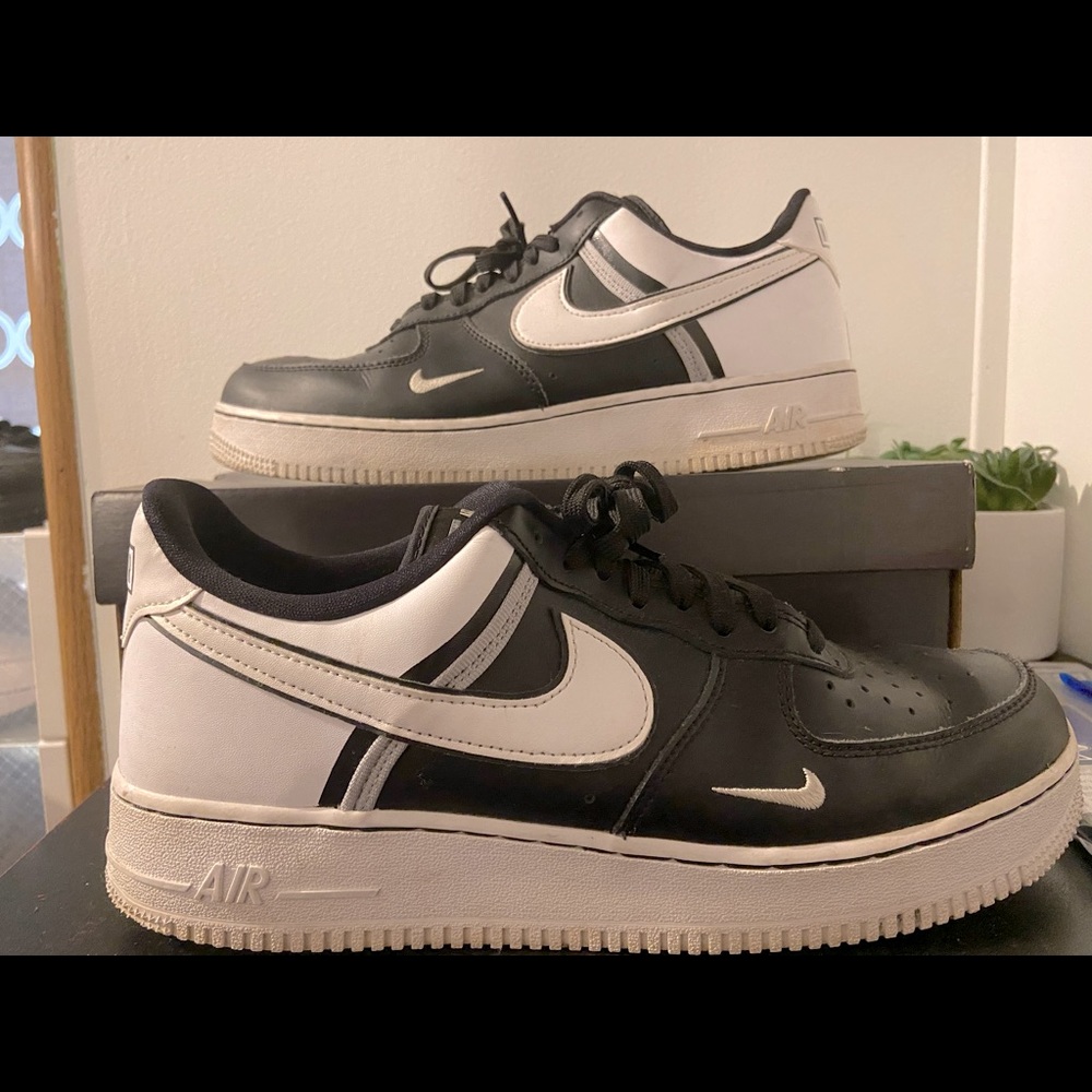 Black and White Air Force 1’s